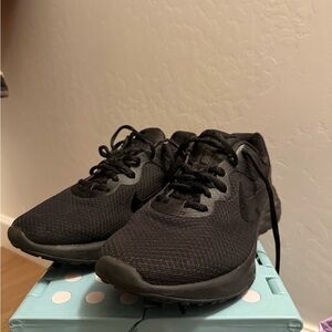 Nike Black Running Shoes Women’s 9 Athletic Sneakers All Black Trainers